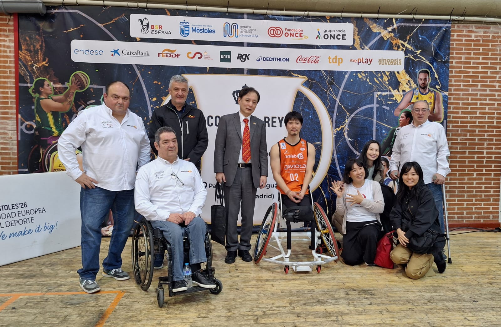 El embajador de Japón en España apoya con su presencia la Copa del Rey de BSR