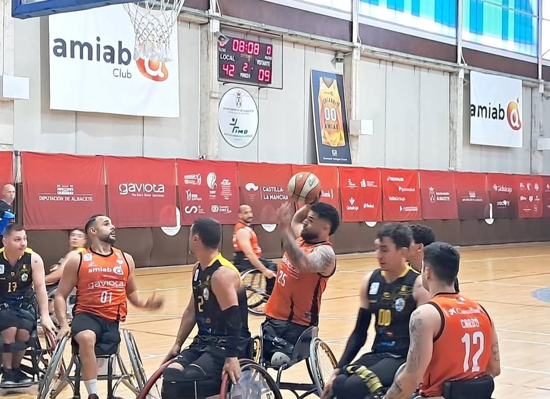 Amiab Albacete se mantiene líder invicto; Ilunion gana a Bidaideak un duelo reñido de colosos