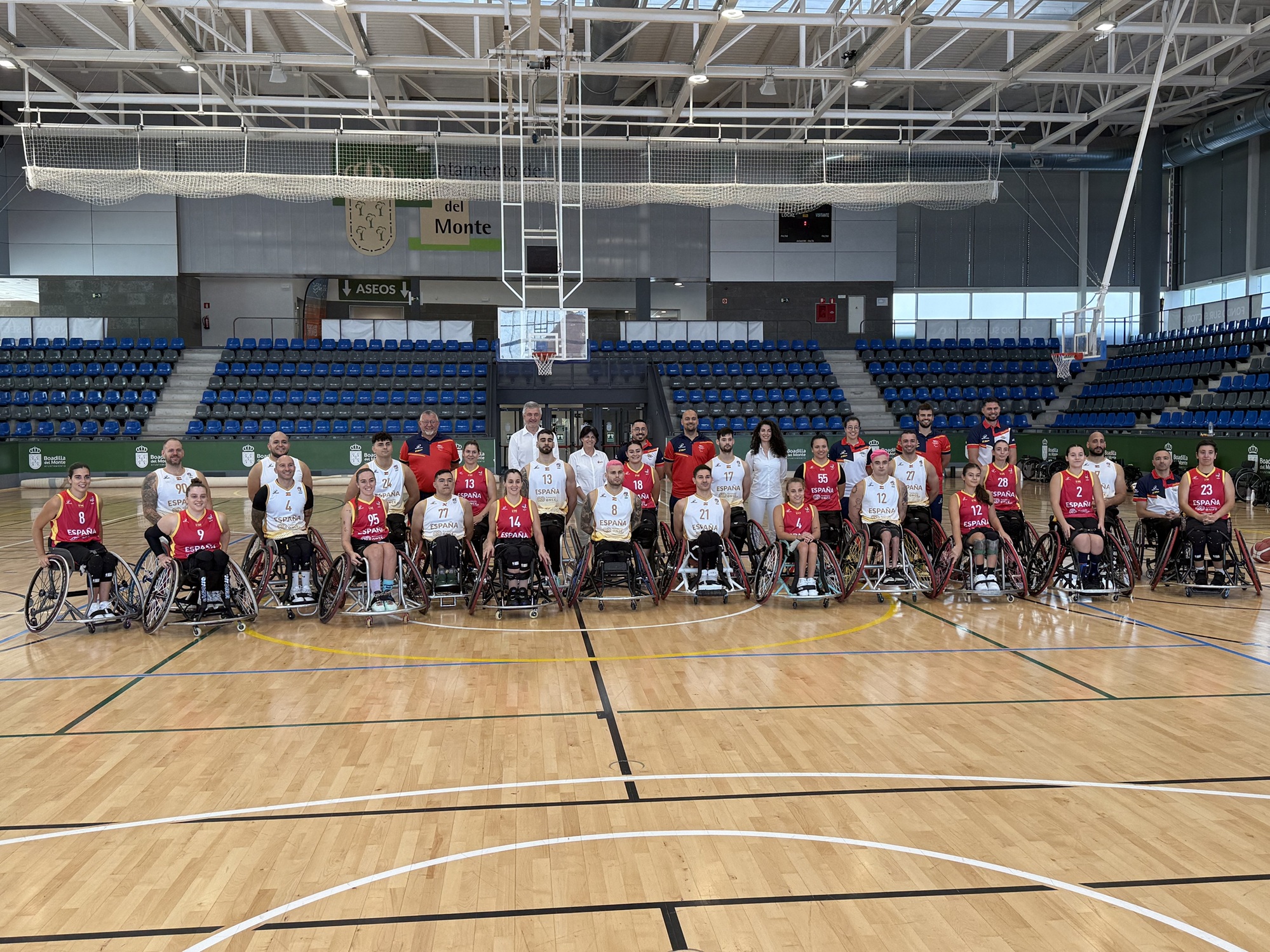 Decathlon y la FEDDF presentan a la venta la nueva camiseta oficial de las selecciones españolas de BSR