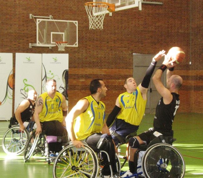 MIDEBA EXTREMADURA, 68 Â– C.D. ONCE ANDALUCIA, 66