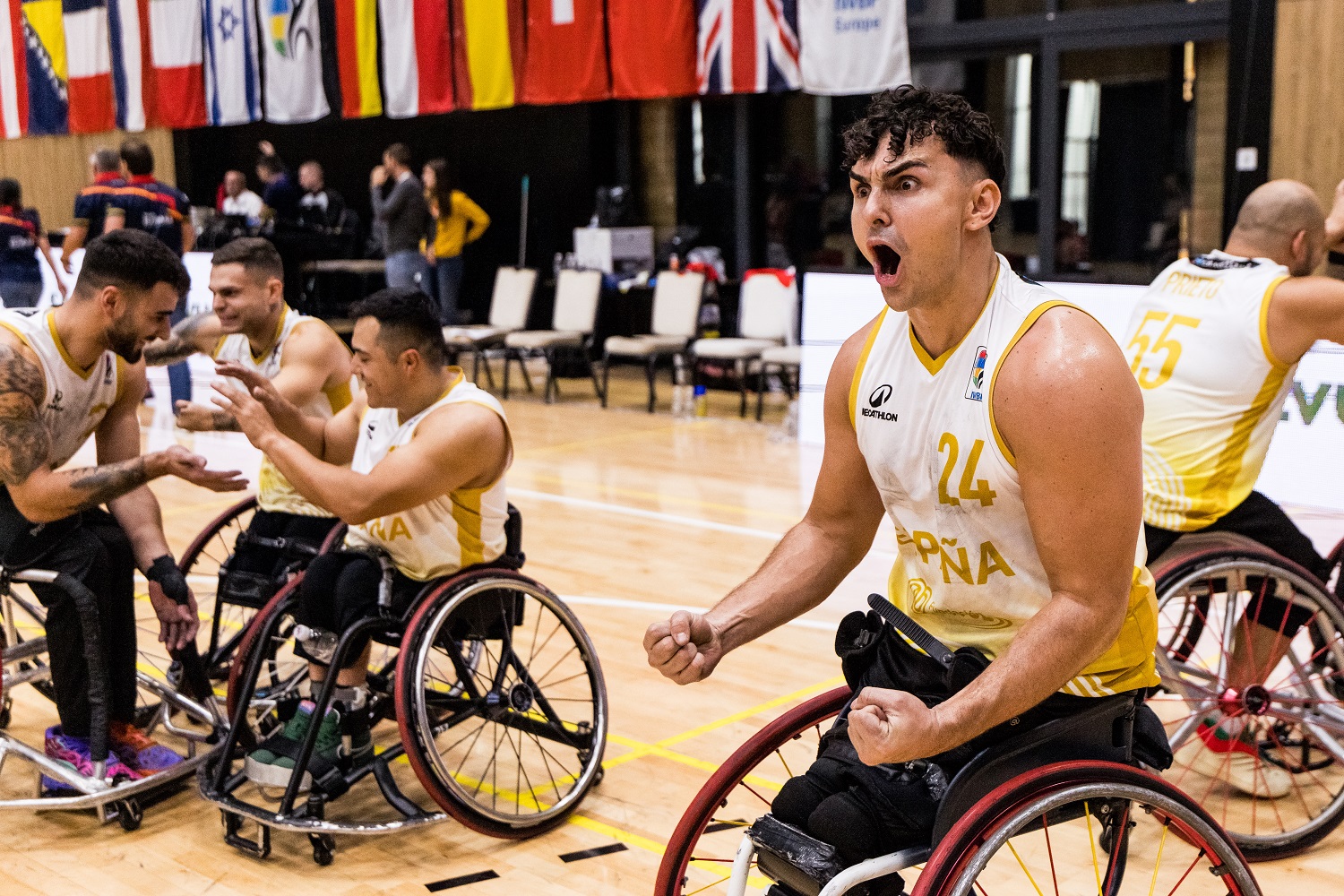 56-55. Una canasta de Oscar Onrubia a falta de siete segundos permite a España ganar a Turquía