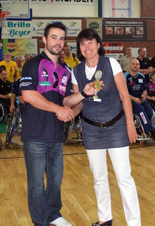 TRISTAN KNOWLES, MÁXIMO ENCESTADOR Y MIEMBRO DEL Â‘CINCO IDEALÂ’ DE LA CHAMPIONS CUP
