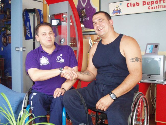 CHEMA CABRERO RENUEVA POR EL FUNDACIÓN GRUPO NORTE, Y LAJES CAUSA BAJA