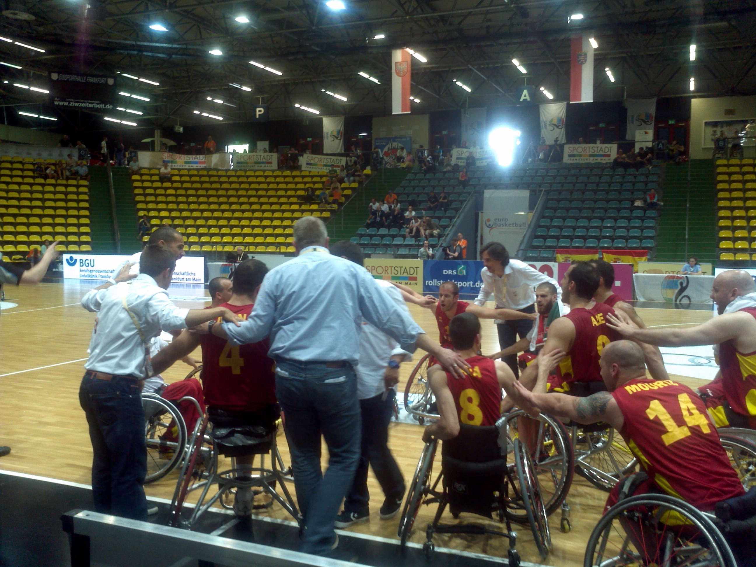 LA SELECCIÓN ESPAÑOLA MASCULINA DE BALONCESTO EN SILLA DE RUEDAS VENCE A ITALIA Y DISPUTARÁ EL MUNDIAL DEL AÑO QUE VIENE EN KOREA. MAÑANA JUEGA LAS SEMIFINALES FRENTE A  GRAN BRETAÑA.