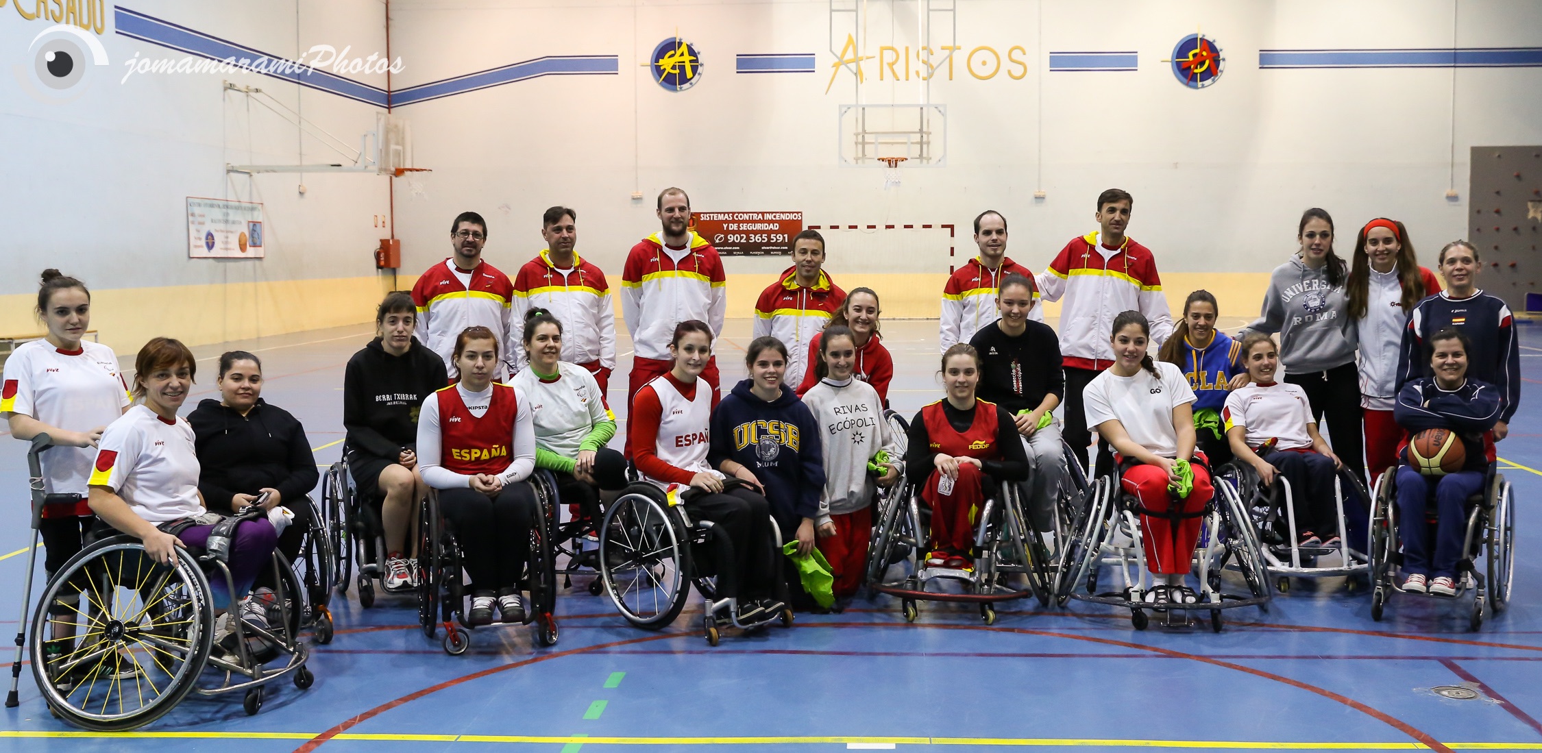 LA SELECCIÓN ESPAÑOLA FEMENINA DE BALONCESTO EN SILLA DE RUEDAS RECIBIÓ EN LA JORNADA DE AYER LA VISITA DEL RIVAS  ECÓPOLIS , UNO DE LOS MEJORES EQUIPOS JUNIOR FEMENINOS DEL TERRITORIO NACIONAL .
