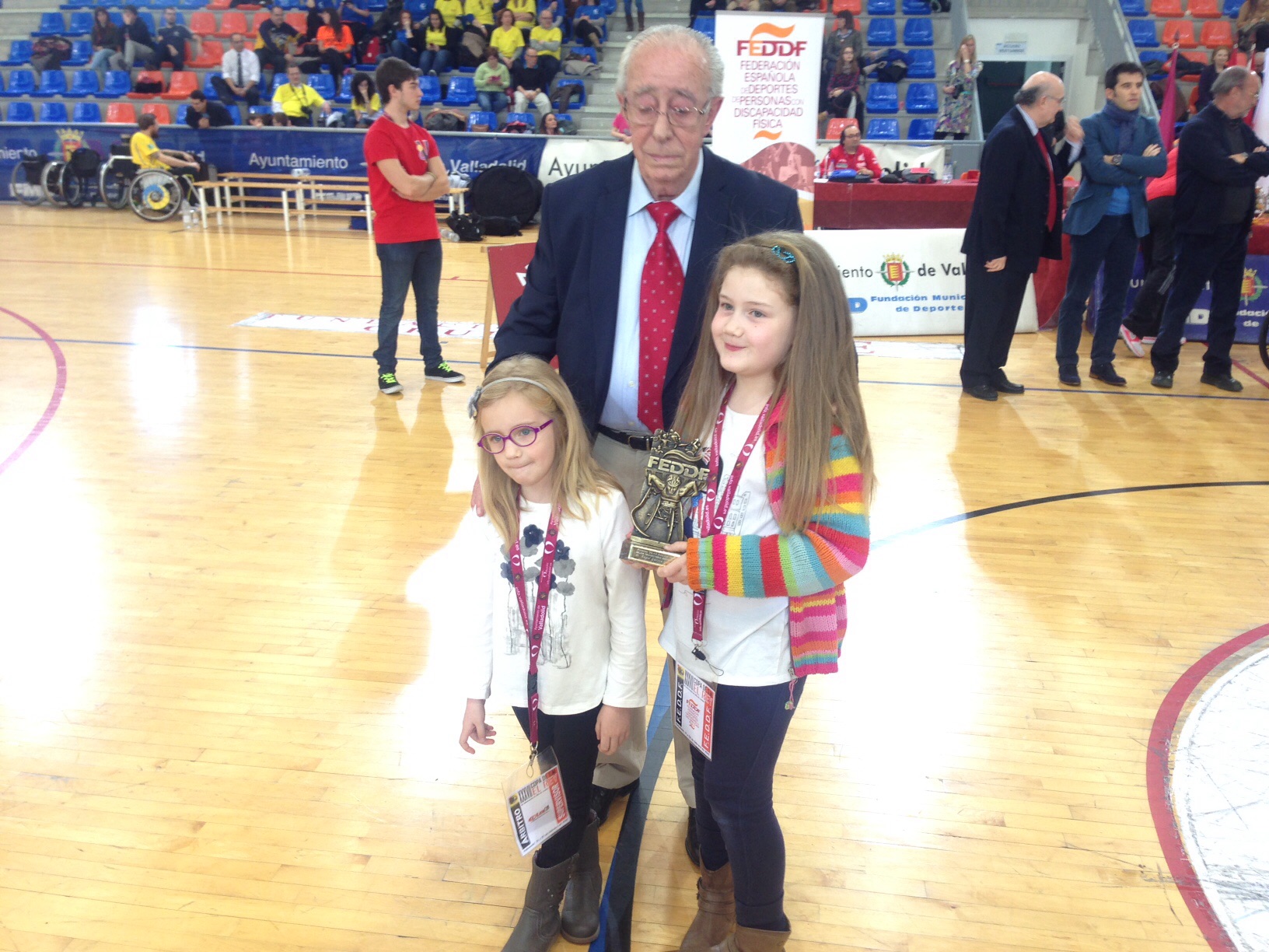 Ángel García Gómez recibe el premio Juan Palau por su trayectoria en el Baloncesto en Silla de Ruedas.