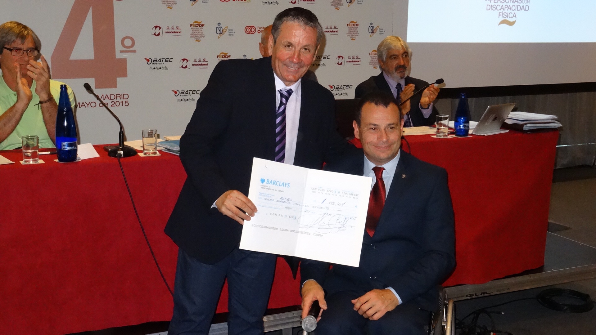 Asdes recibe de manos de la FEDDF la recaudación dentro de la campaña 