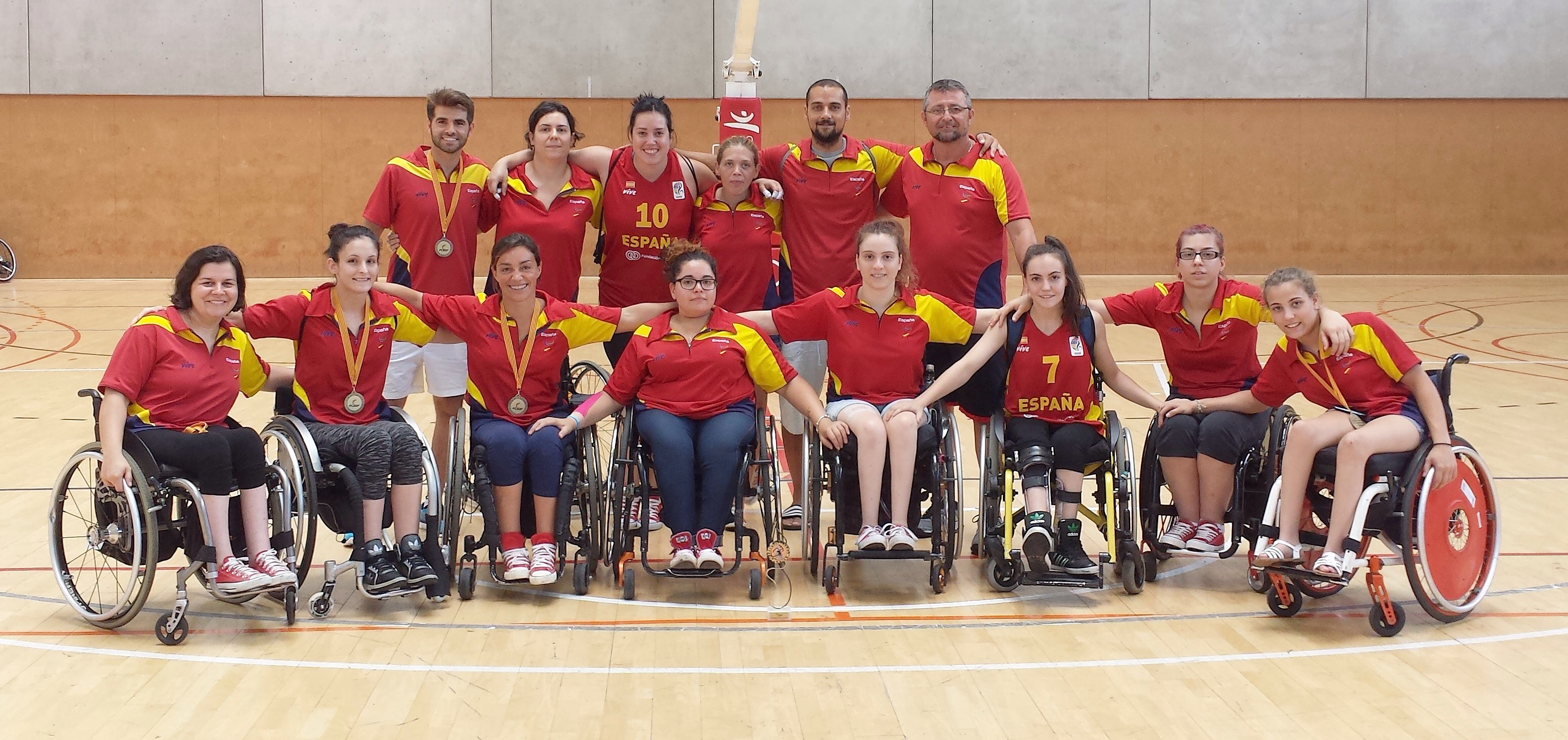 La selección femenina de BSR ha jugado sus primeros partidos amistosos del año