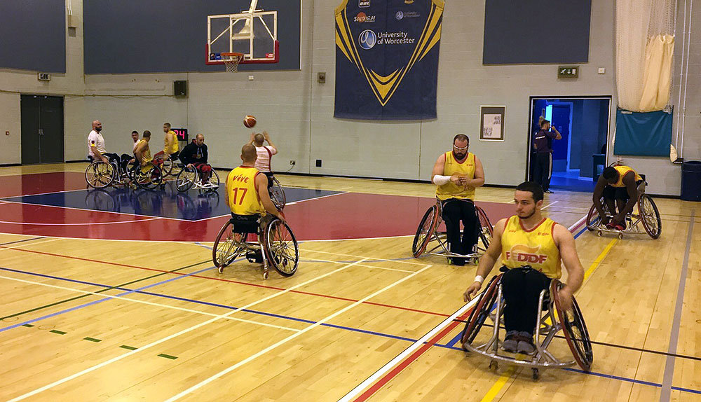 España vence a Israel por 54-37 en un partido de entrenamiento