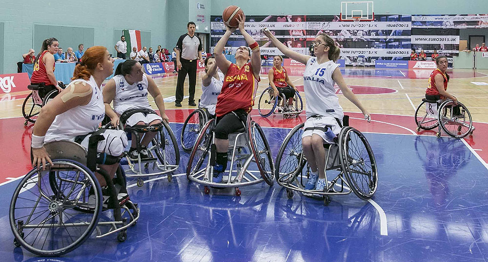 España apabulla a Italia con una ventaja histórica de 60 puntos (15-75)