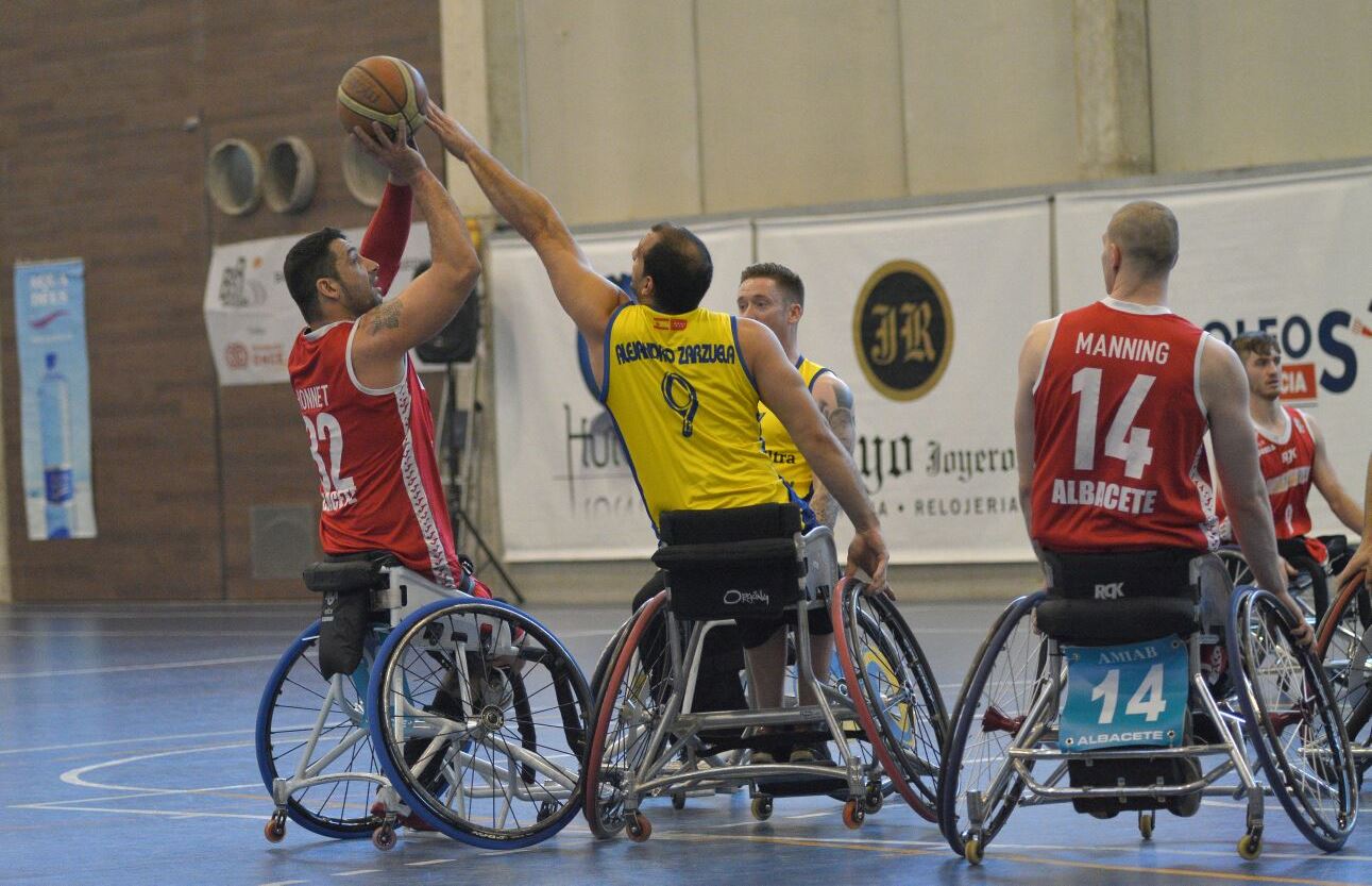 El BSR Amiab Albacete aguantó medio tiempo pero acabó perdiendo ante el Ilunion (57-76)