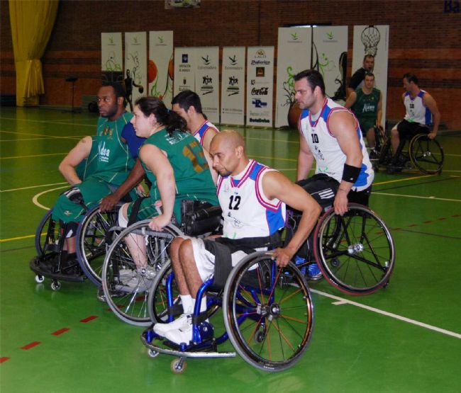 EL AMFIV VENCE CON CLARIDAD A UN MERMADO MIDEBA