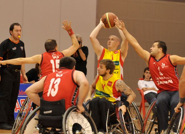 XV TORNEO INTERNACIONAL INSAGURBE & BERNAL DE BALONCESTO S.R.: EL FUNDOSA ONCE, CAMPEÓN TRAS VENCER EN LA FINAL AL CAJA VITAL ZUZENAK POR 38-70