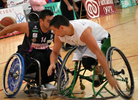 LA COPA DEL TORNEO CAJA ESPAÑA SE QUEDA EN VALLADOLID