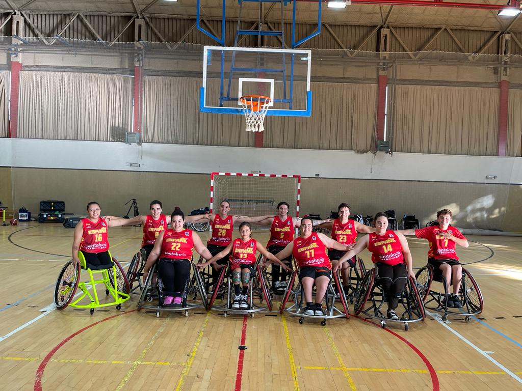 España afronta con  “máxima ilusión“ el Mundial sub25 femenino de Tailandia 