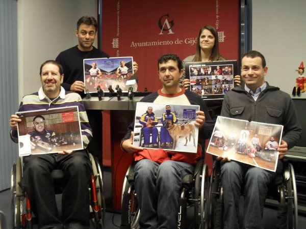 PRESENTACIÓN DEL CALENDARIO SOLIDARIO ADOPTASTUR 2011 CON LA PARTICIPACIÓN DE VARIOS DEPORTISTAS DE FEDEMA