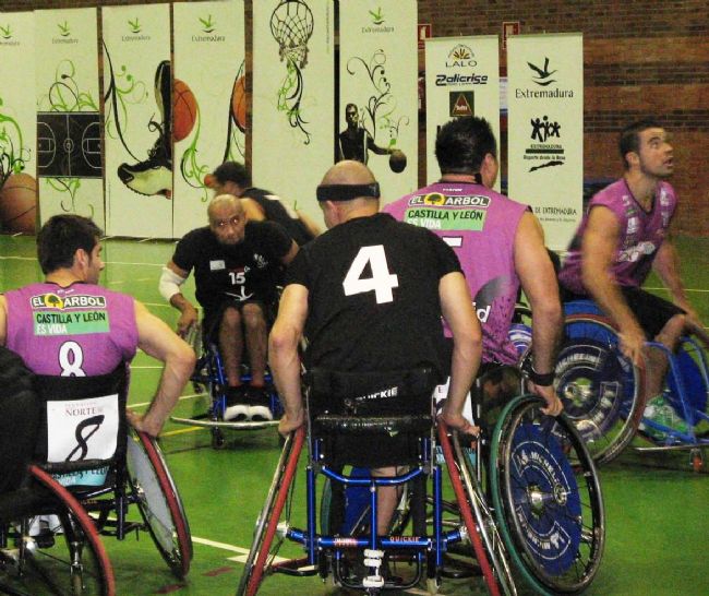 FUNDACIÓN GRUPO NORTE, 90  -  MIDEBA EXTREMADURA, 47