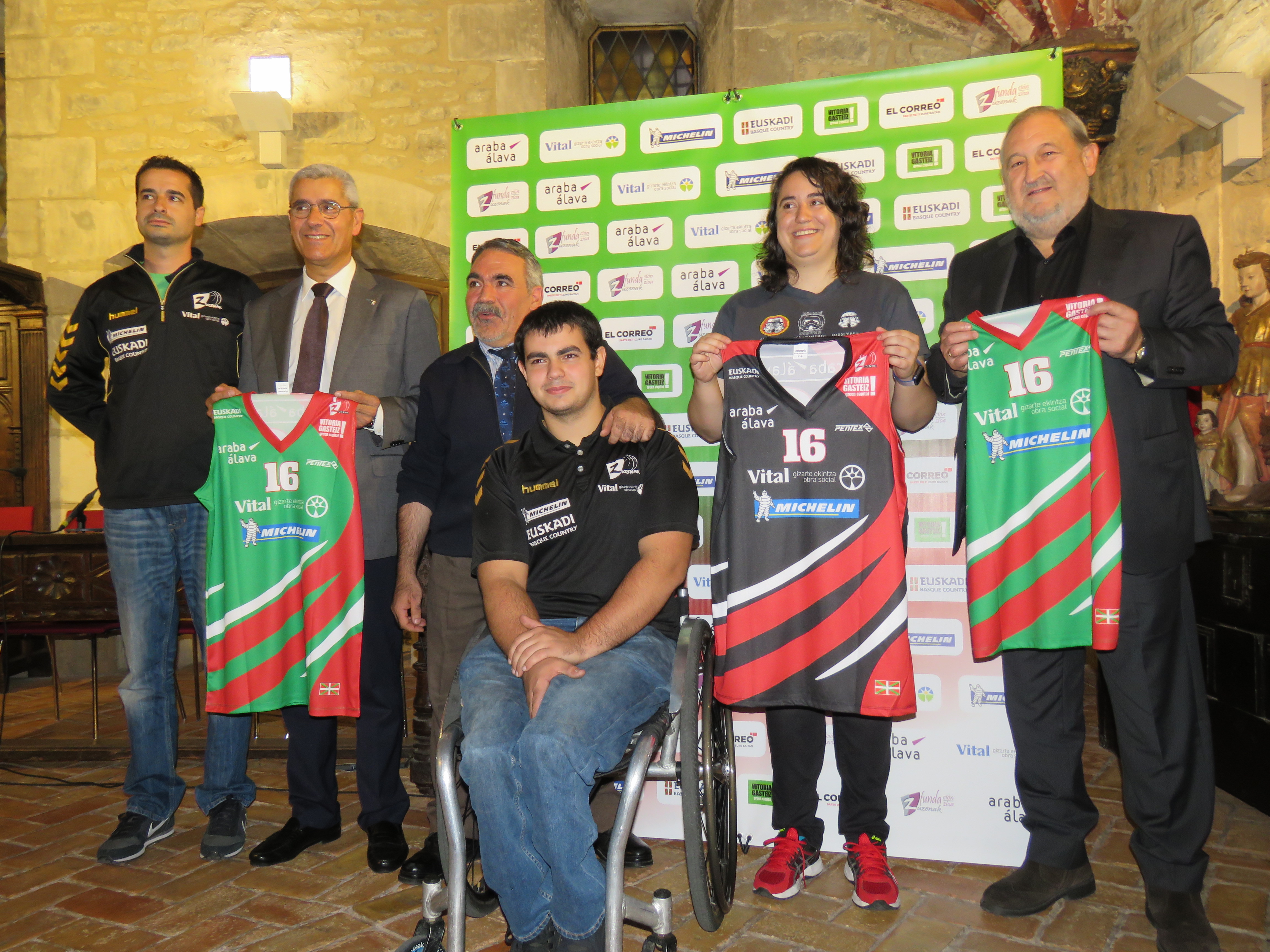Presentación de la nueva temporada del equipo BSR del Fundación Caja Vital Zuzenak