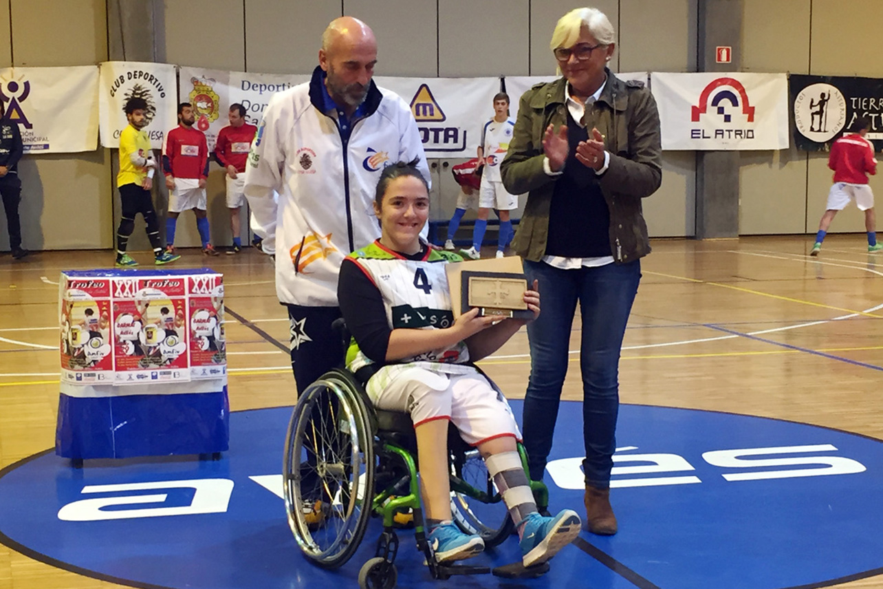 El MasVisión Amfiv B logra sus primeros dos triunfos para hacerse con el XXII Trofeo Villa de Avilés