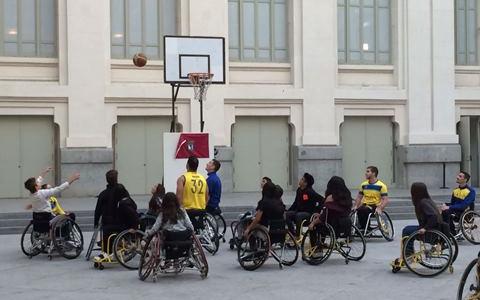 Ayuntamiento de Madrid y CD ILUNION fomentan el deporte adaptado con una jornada de baloncesto en silla de ruedas