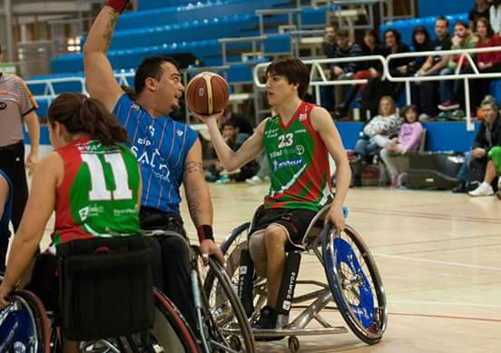 Derrota del filial del Zuzenak en su debut ante el Salto Bera Bera (43-59)