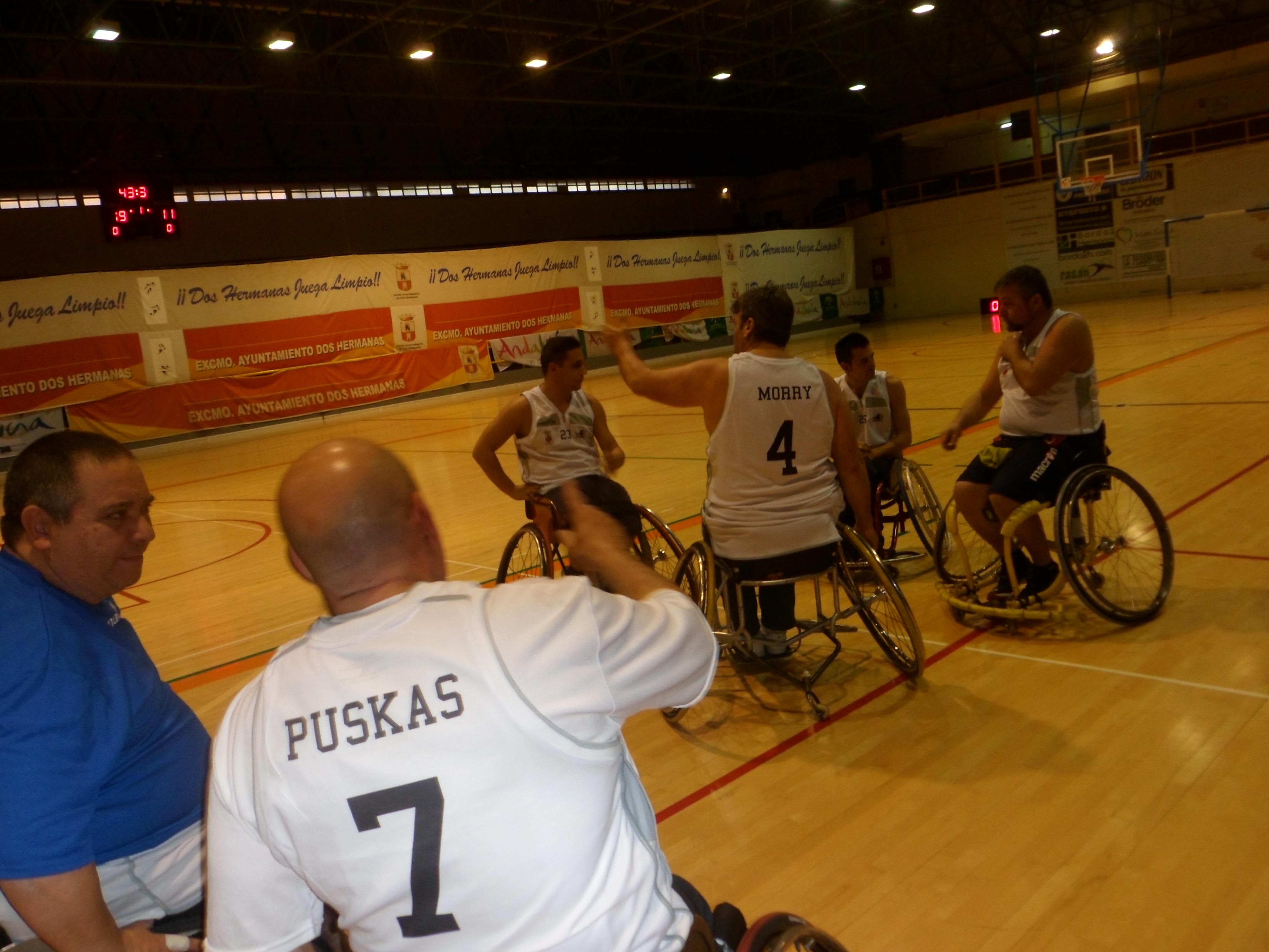 Victoria de los nazarenos ante el CDM Elche por 69 a 38 en el Complejo Deportivo Municipal Los Montecillos de Dos Hermanas