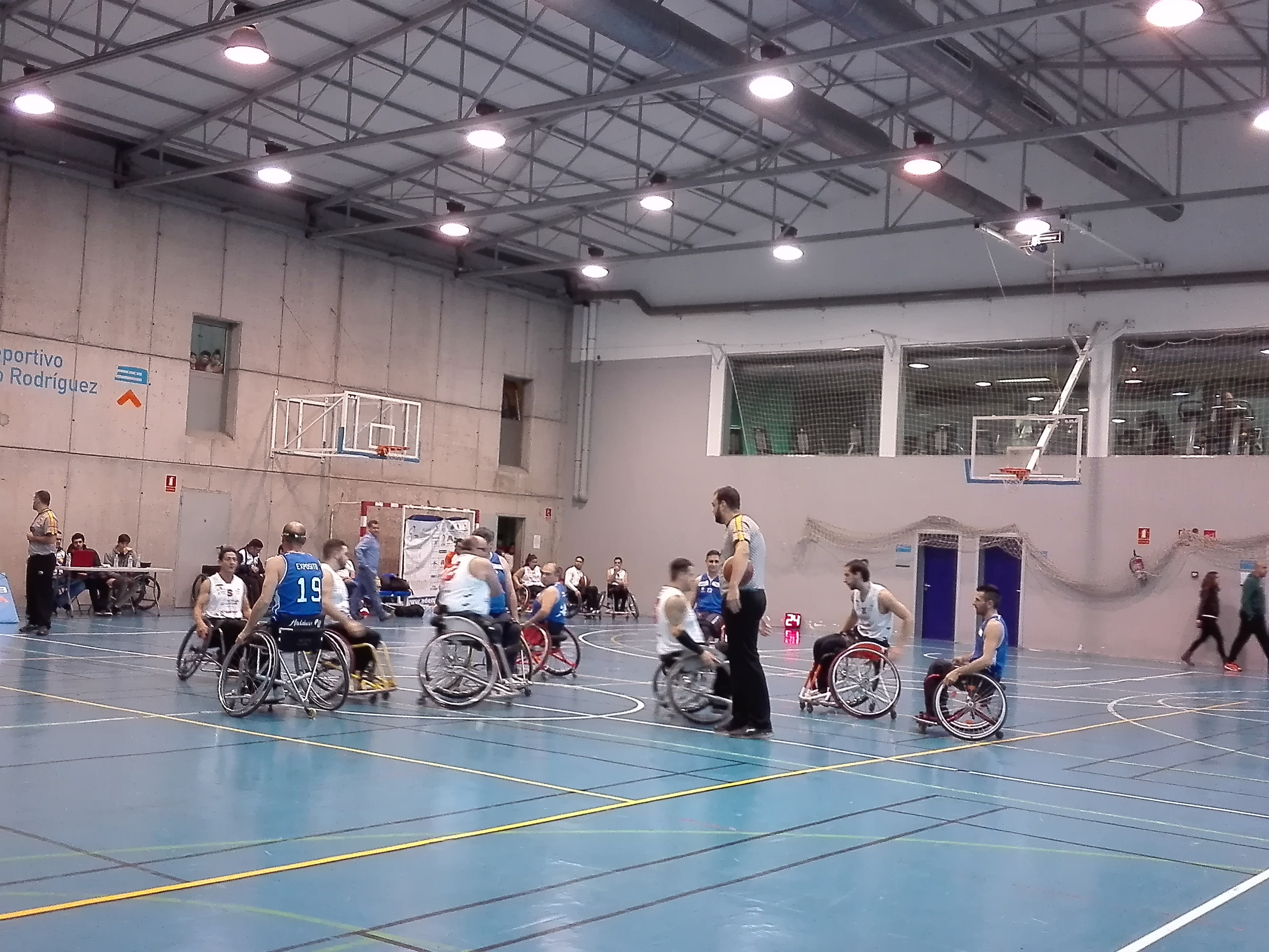 El ADEMI remonta y vence al líder Vistazul BSR