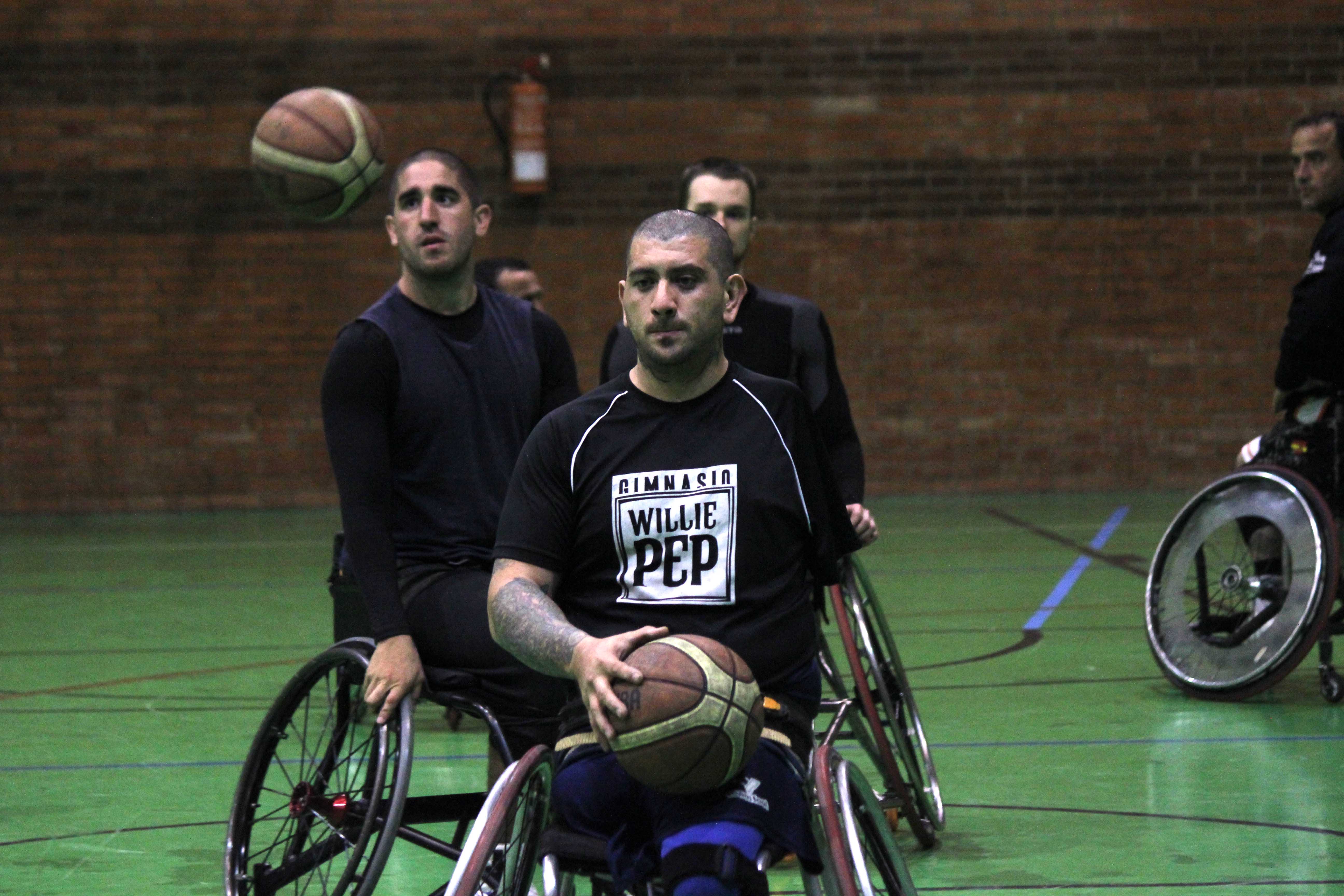 Los argentinos Joel Gabas y Gustavo Villafañe ya entrenan con el Mideba Extremadura