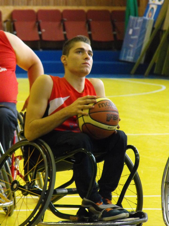 El  Mideba  Extremadura  incorpora  al  joven  lituano  Erikas  Siaurusaitis  