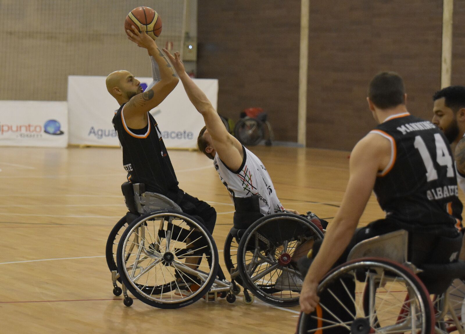 El BSR Amiab Albacete superó en un partido muy competido al Bidaideak Bilbao (79-70)