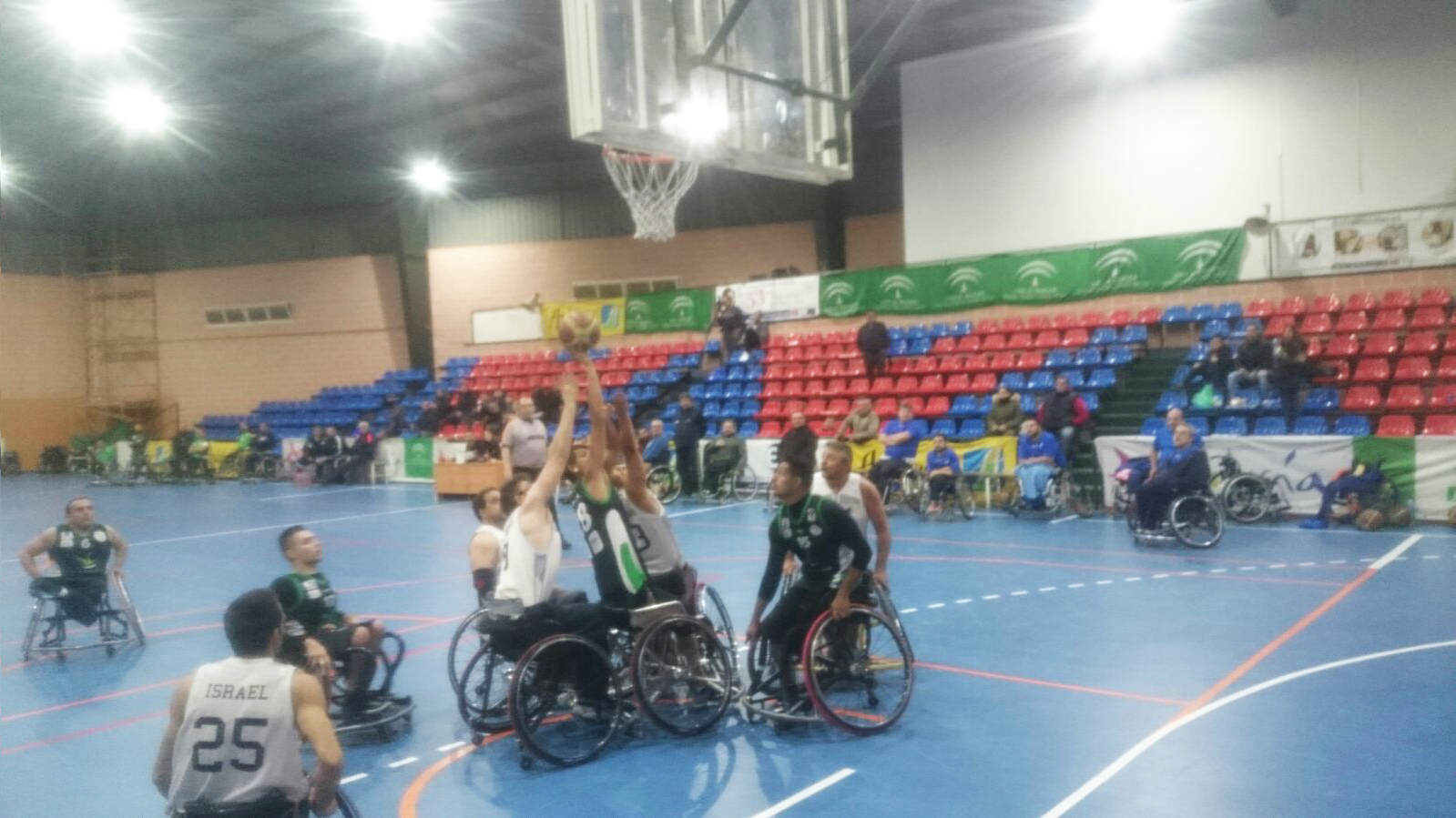 Gran victoria del Mideba Extremadura en casa de Vistazul (39-87)