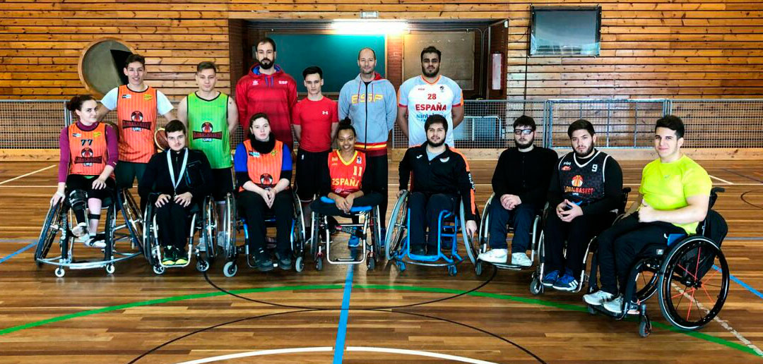 Barcelona celebra la primera tecnificación de baloncesto en silla de ruedas