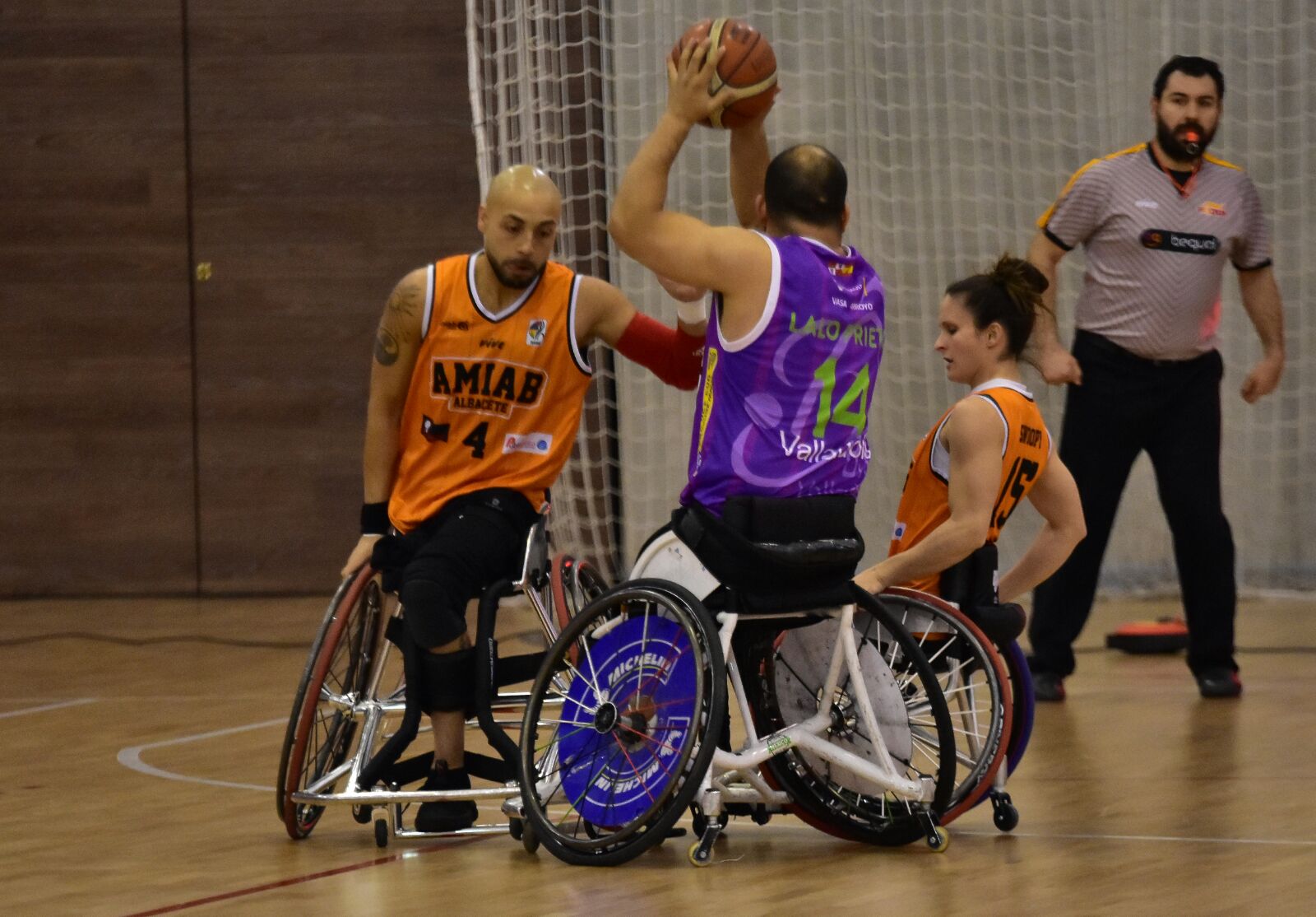 Cómoda victoria del BSR Amiab Albacete en la cancha del colista Vistazul (37-75) 