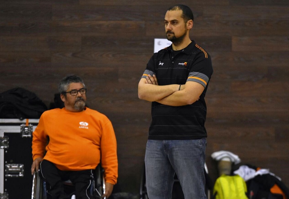 El BSR Amiab Albacete prescinde de su entrenador, Abraham Carrión, pese a liderar la Liga