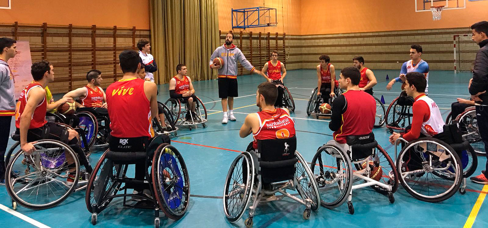 16 jugadores sub-22 de baloncesto en silla de ruedas se concentran en Madrid