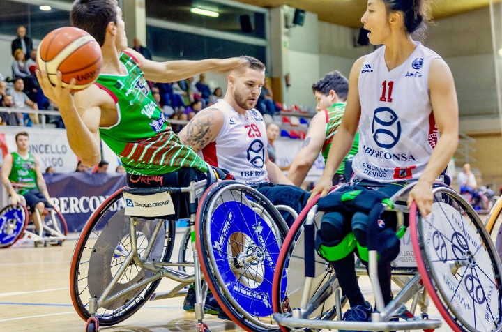 Liga BSR - DIV. HONOR (crónica Zuzenak): Primera victoria de la temporada tras remontada en Vigo