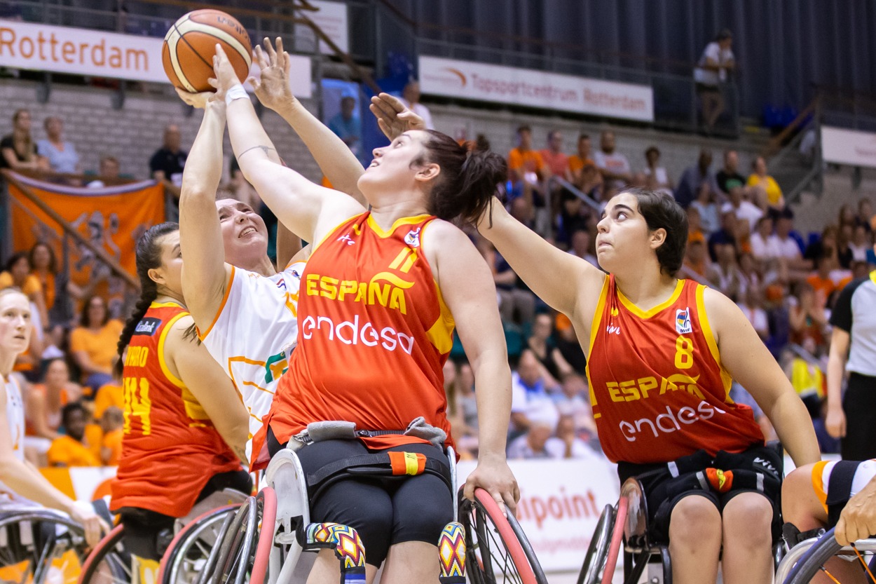 España debuta en el Europeo Femenino con la derrota más dulce de su historia ante Países Bajos