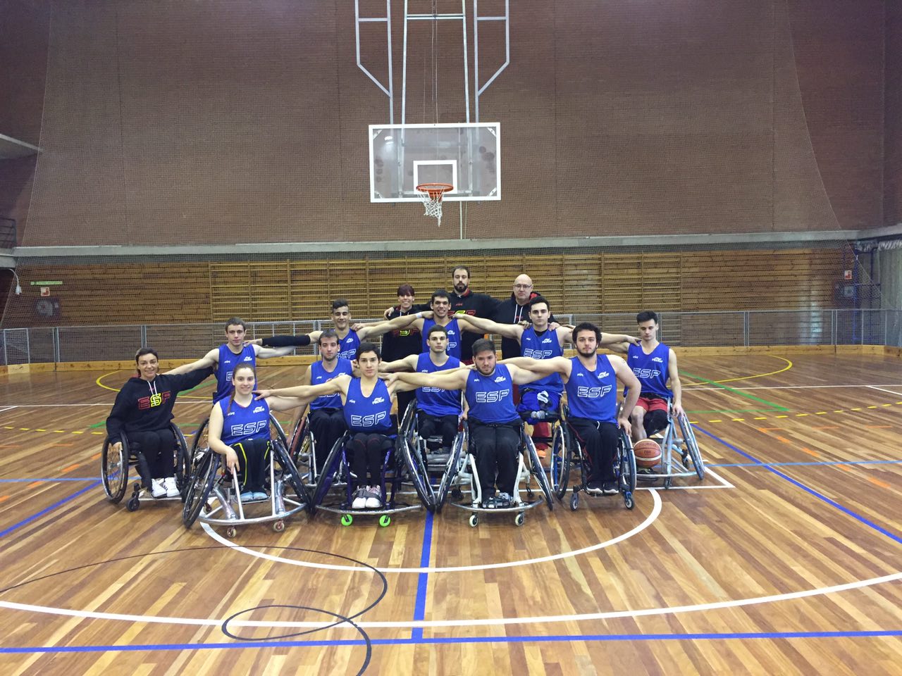Italia espera a una ilusionada selección sub 22 de baloncesto en silla de ruedas, en nuestro Magazine 59 TuPuedesTV te contamos como han ido sus entrenamientos