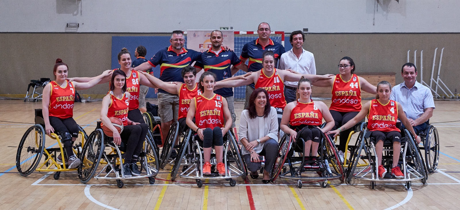 La selección femenina juega un torneo en Colonia como antesala del Mundial