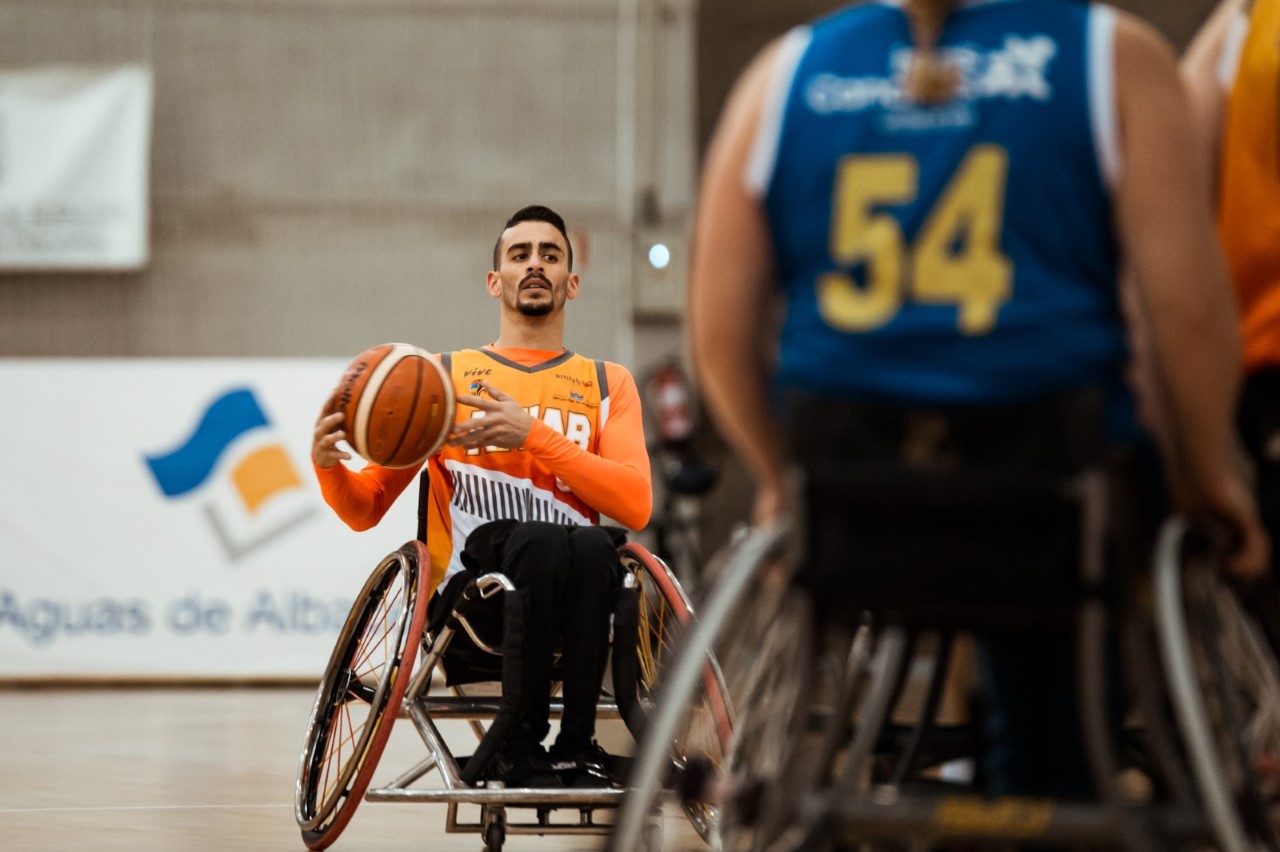Amiab Albacete gana a Servigest y empata en el triple liderato con Bidaideak y Mideba