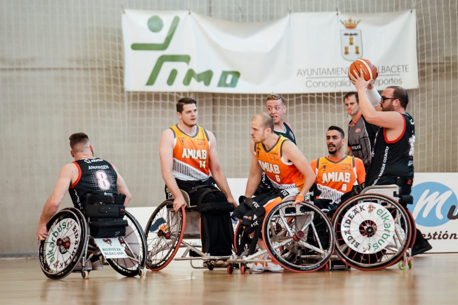 Bidaideak gana en Albacete y afianza su liderato en la Liga BSR