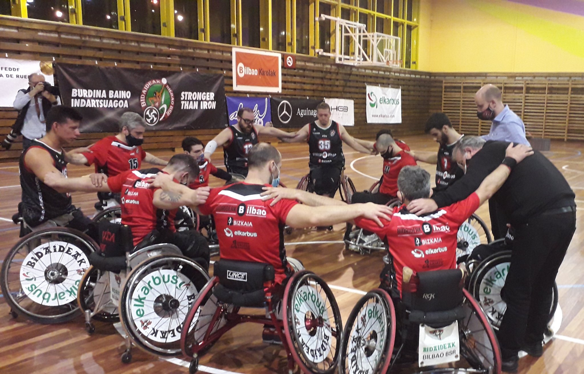 Bidaideak sufre para refrendar su liderato en la Liga BSR