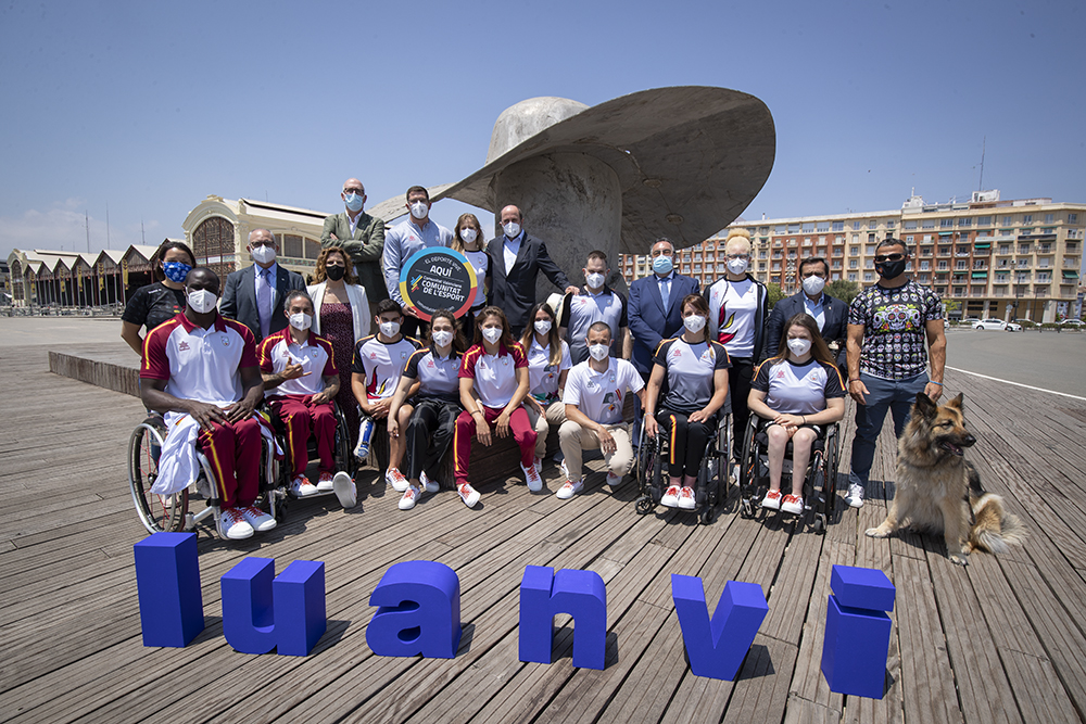 Las estrellas paralímpicas presentan en Valencia la equipación de Luanvi para Tokio