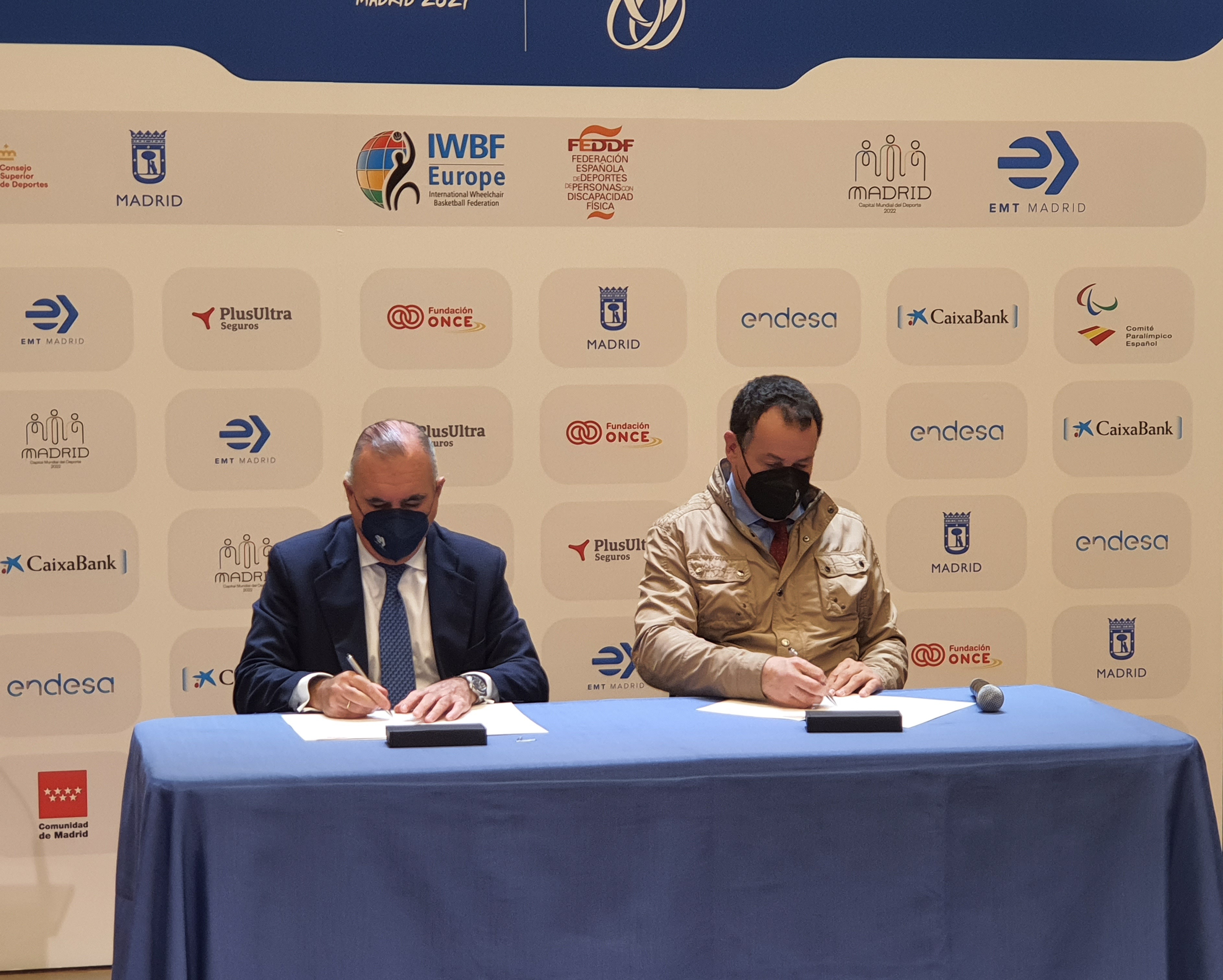 EMT y la FEDDF firman un convenio para la organización del Europeo de baloncesto en silla de ruedas 